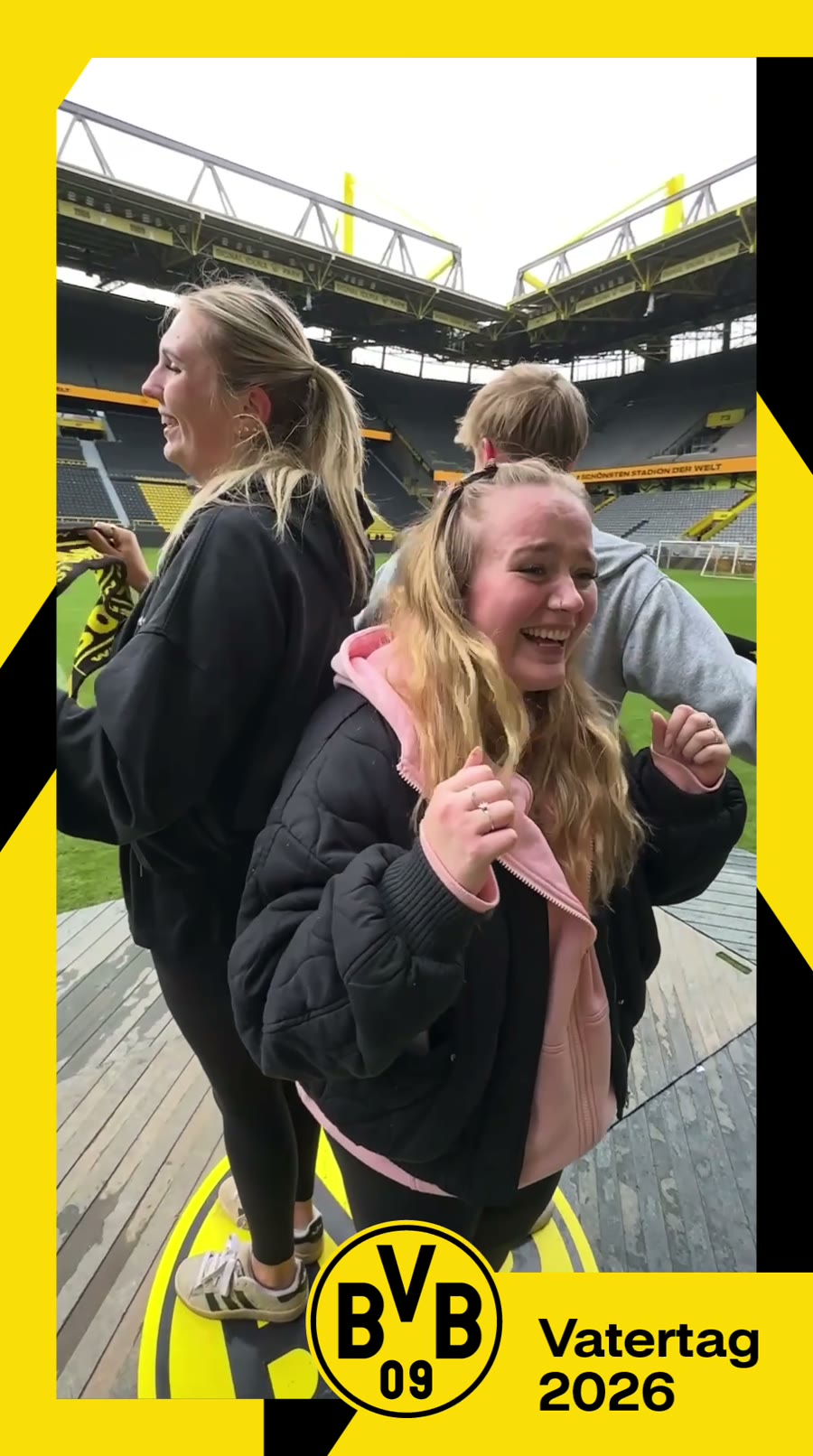 Fans feiern ihren persönlichen BVB-Moment direkt im Stadion.